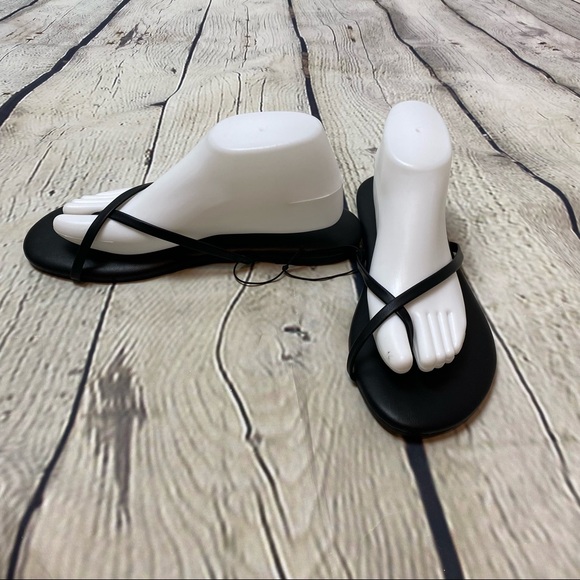 torrid Shoes - Torrid NWT Black Crisscross Sandal